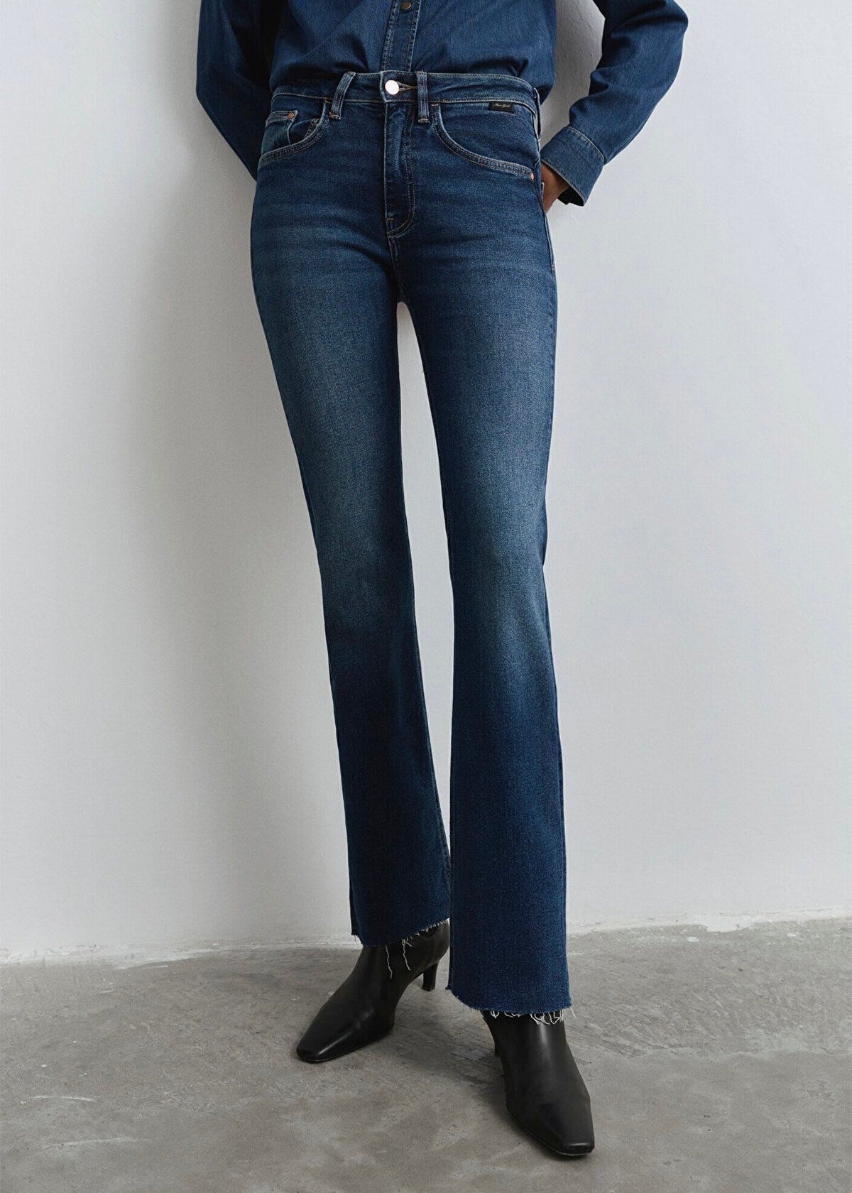 Maria Flare Jeans Mid Rise | Mid Brushed Flex Blue - Mavi