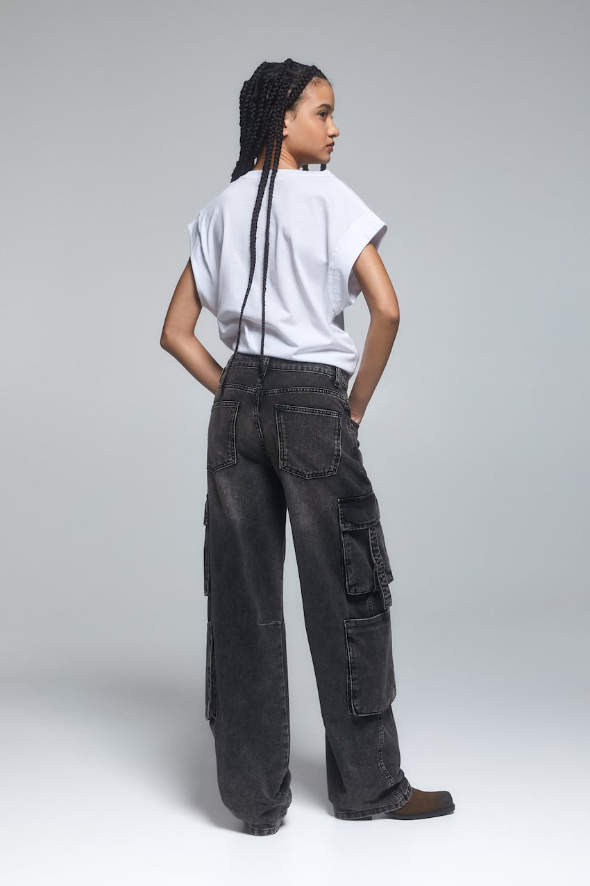 Cargo jeans with multiple pockets - PULL&BEAR