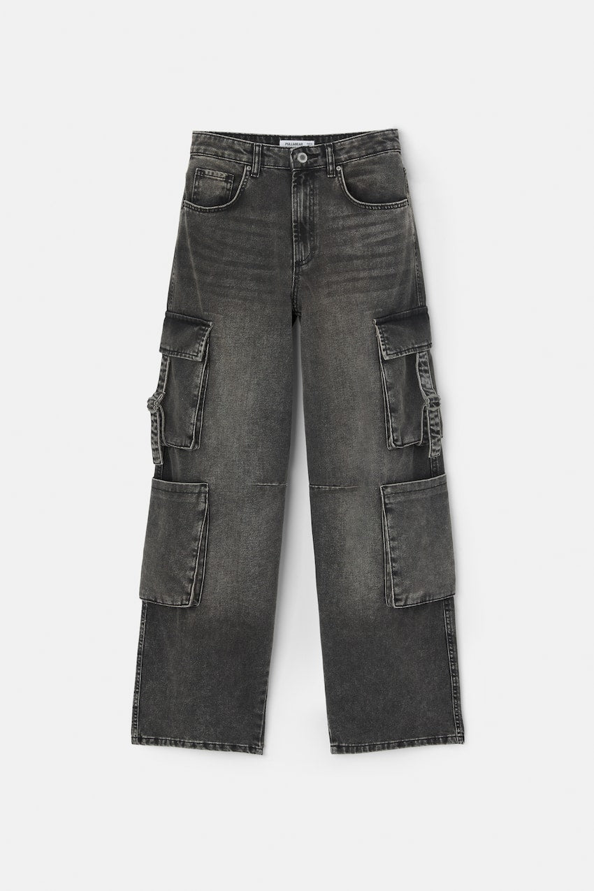 Cargo jeans with multiple pockets - PULL&BEAR