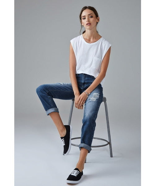 Distressed Boyfriend Jeans - Forever21