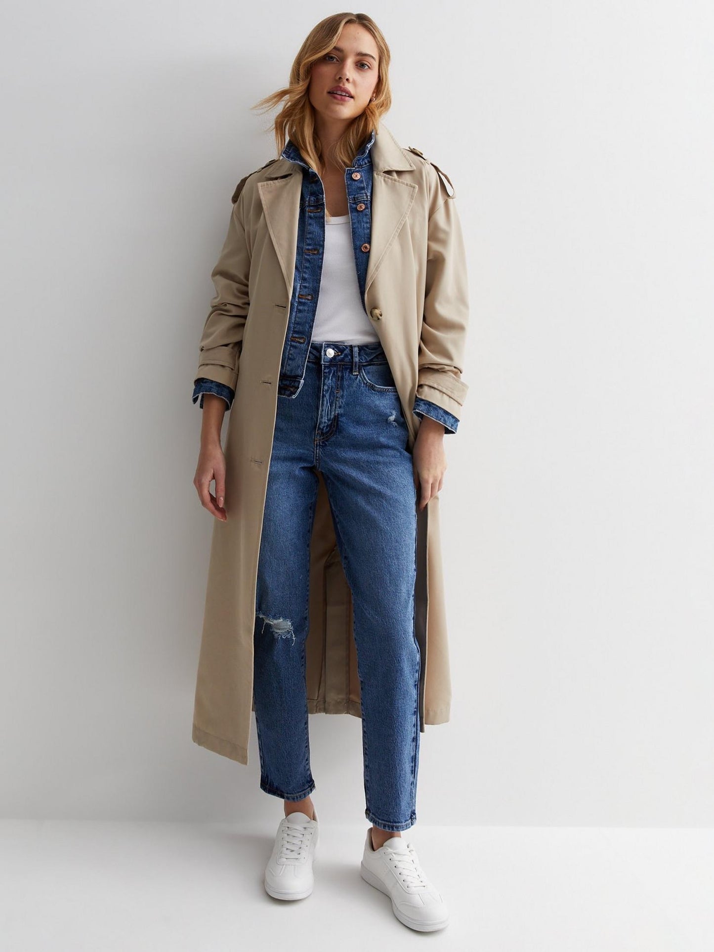 Blue High Waist Ripped Tori Mom leans - New look