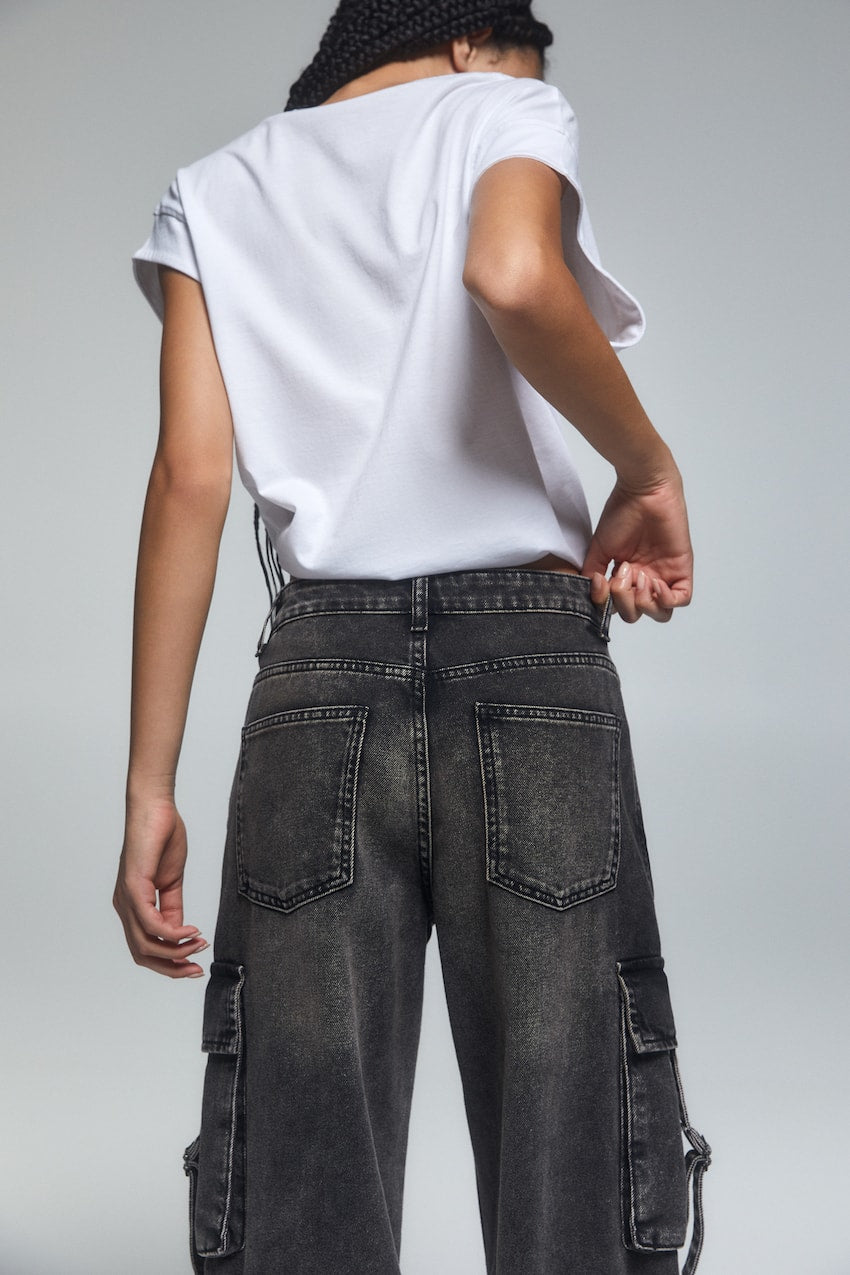 Cargo jeans with multiple pockets - PULL&BEAR