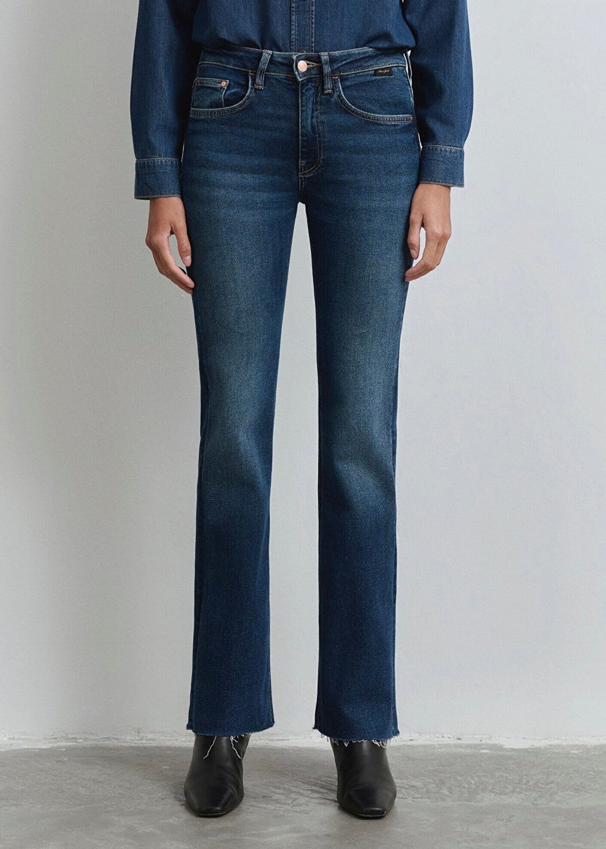 Maria Flare Jeans Mid Rise | Mid Brushed Flex Blue - Mavi