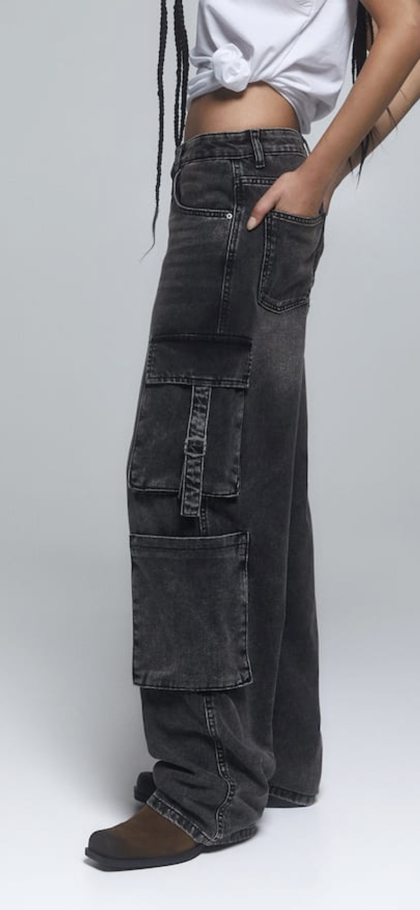 Cargo jeans with multiple pockets - PULL&BEAR