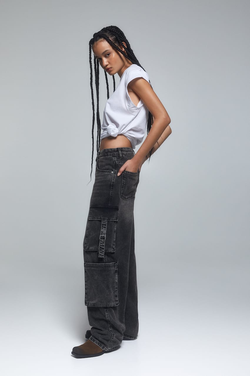 Cargo jeans with multiple pockets - PULL&BEAR