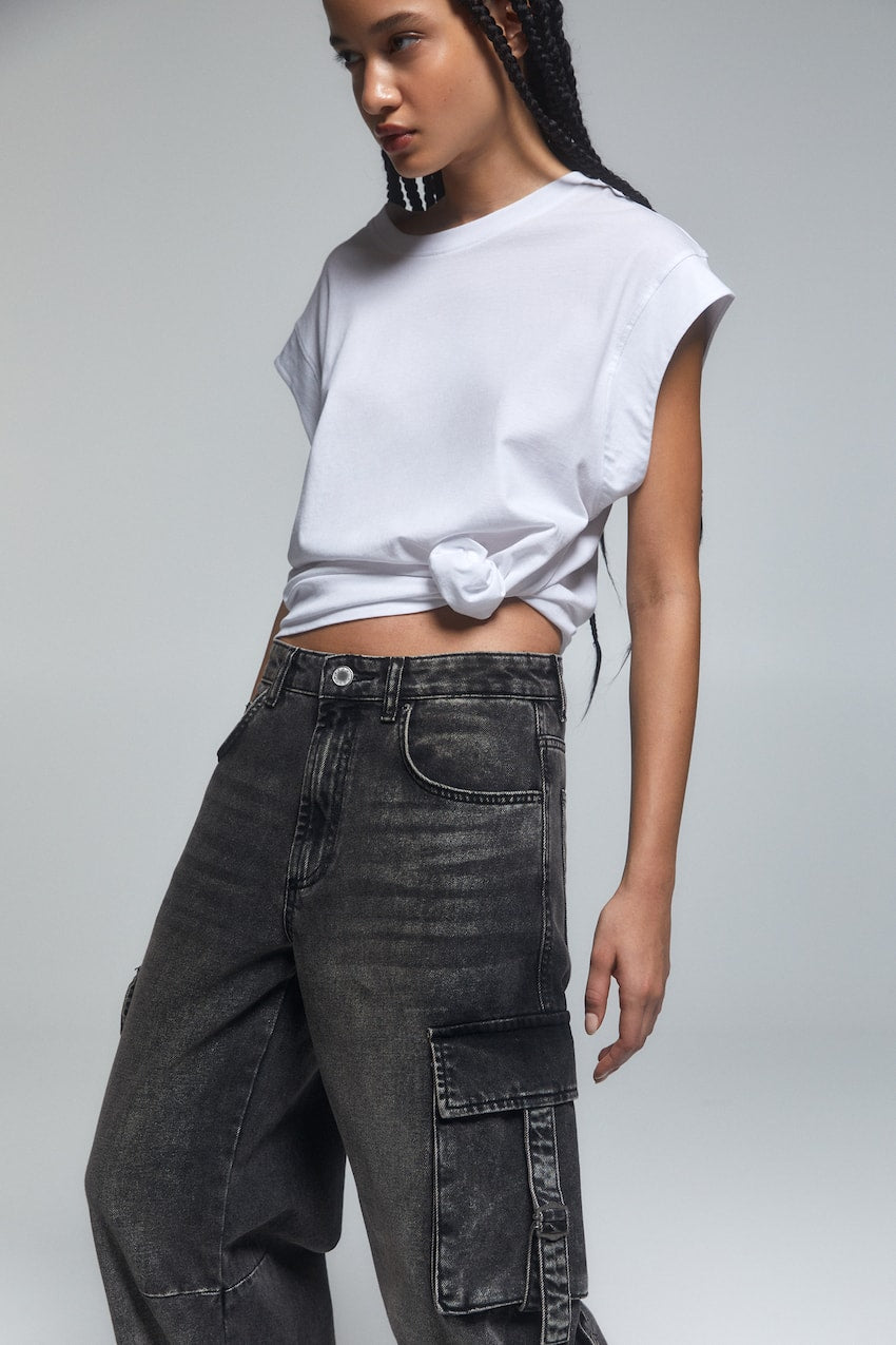 Cargo jeans with multiple pockets - PULL&BEAR