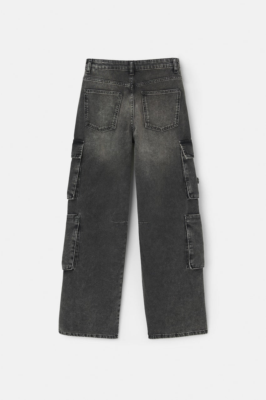 Cargo jeans with multiple pockets - PULL&BEAR